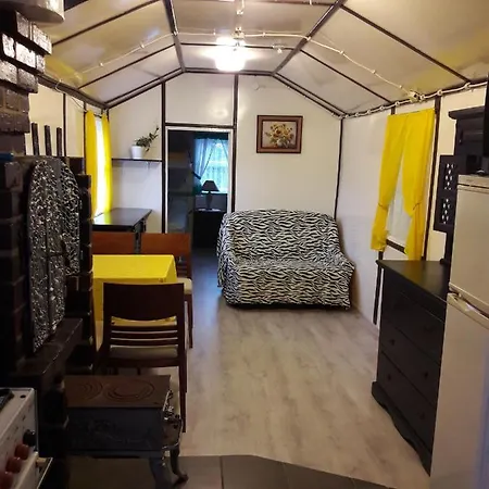 ロッジ Leszkowo ウストカ